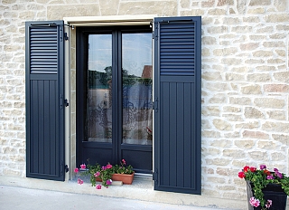 Volets battants avec moteur